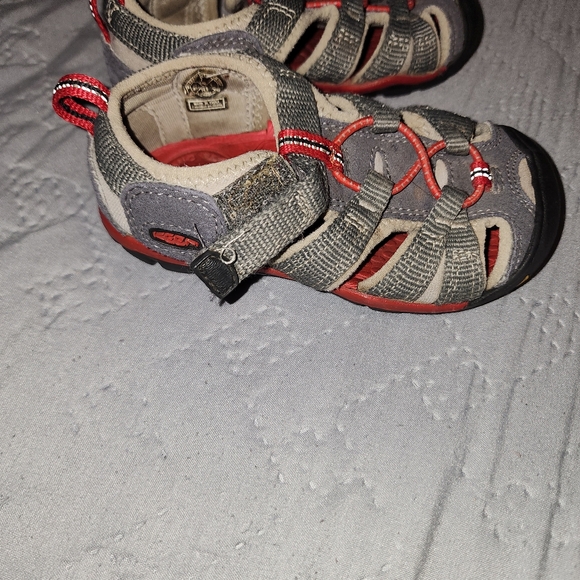 Keen sandals size 7c - Picture 3 of 7